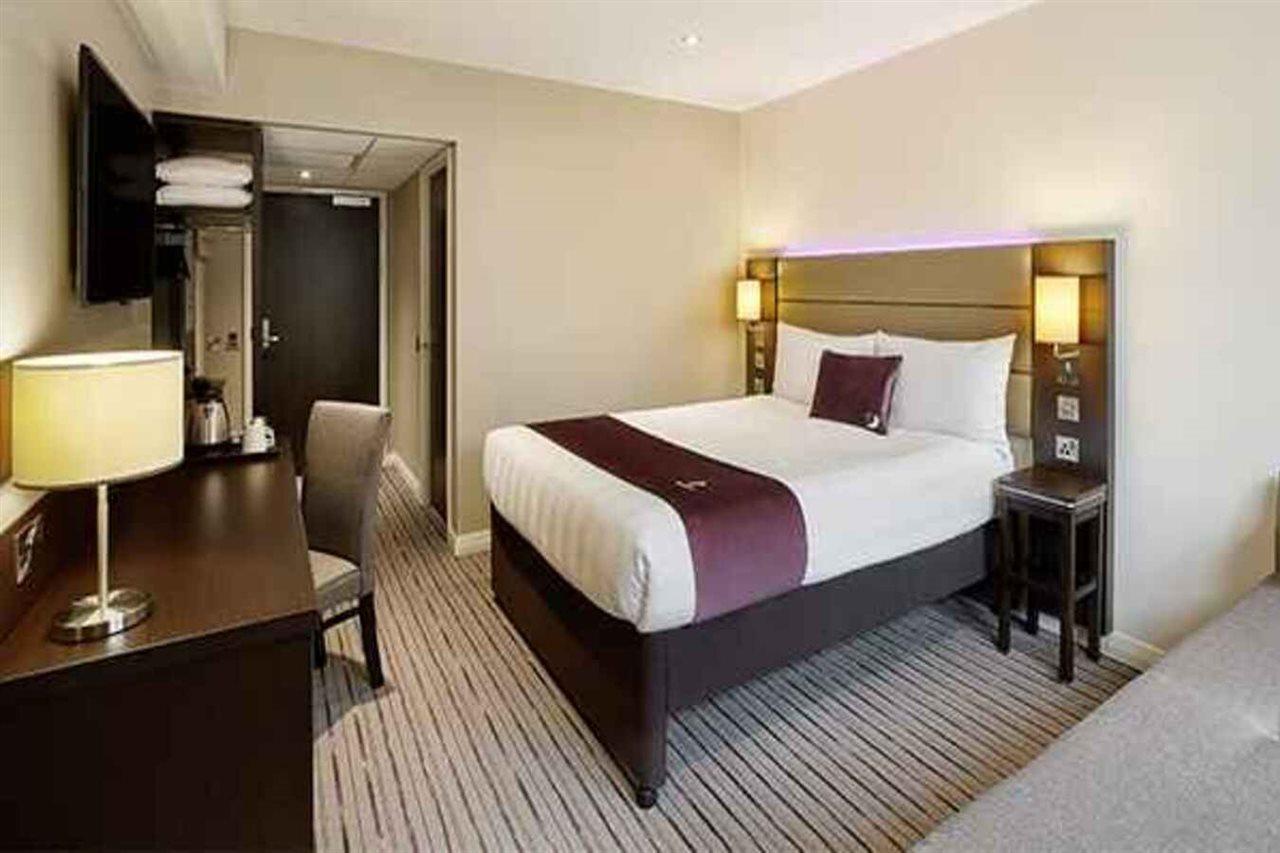 Premier Inn Milton Keynes Central Exterior photo