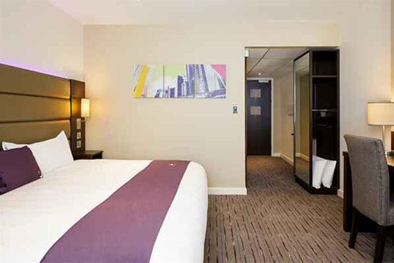 Premier Inn Milton Keynes Central Exterior photo